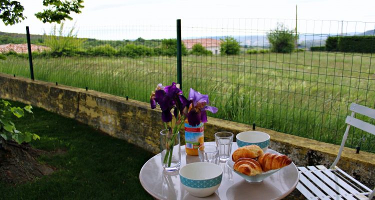 Petit-déjeuner au son des oiseaux